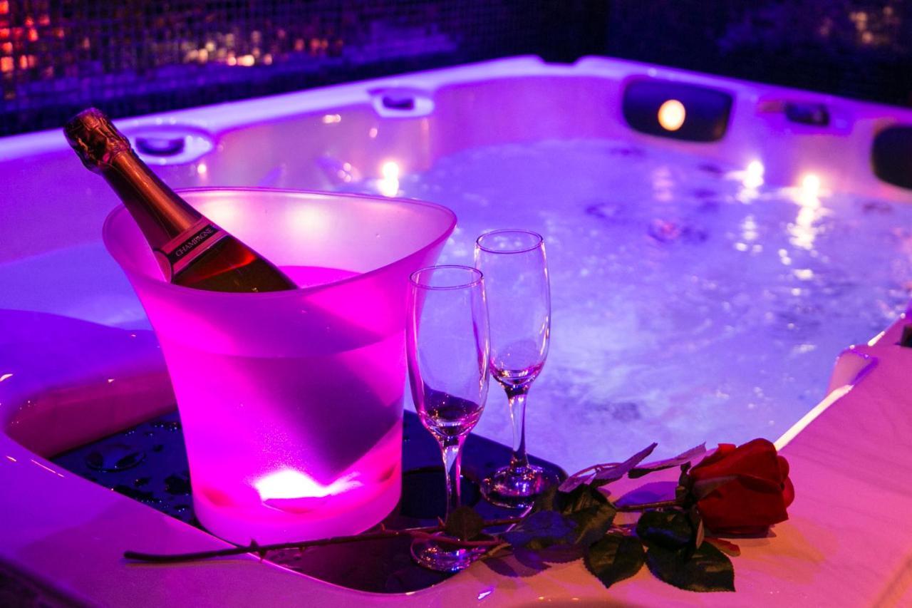 L'Insolite Spa Privatif "Suite Luxueuse-Jacuzzi" Тулуза Екстериор снимка