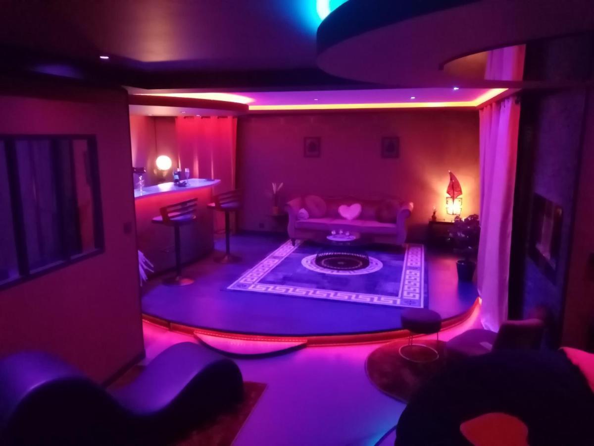 L'Insolite Spa Privatif "Suite Luxueuse-Jacuzzi" Тулуза Екстериор снимка